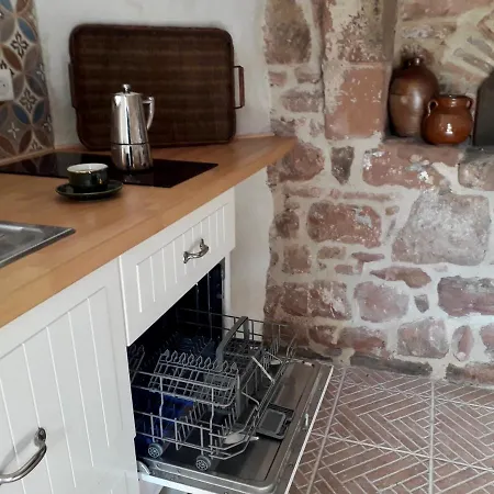 Countryside Tiny House Near Chateau De Hautefort *