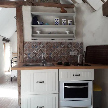 Countryside Tiny House Near Chateau De Hautefort Boisseuilh