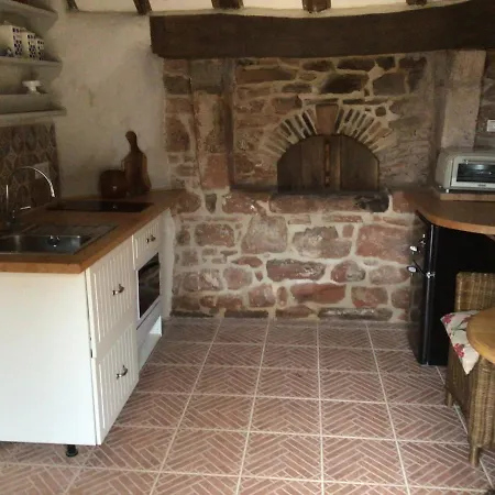 Countryside Tiny House Near Chateau De Hautefort