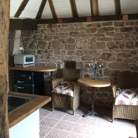Holiday home Countryside Tiny House Near Chateau De Hautefort *