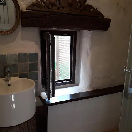 Countryside Tiny House Near Chateau De Hautefort *