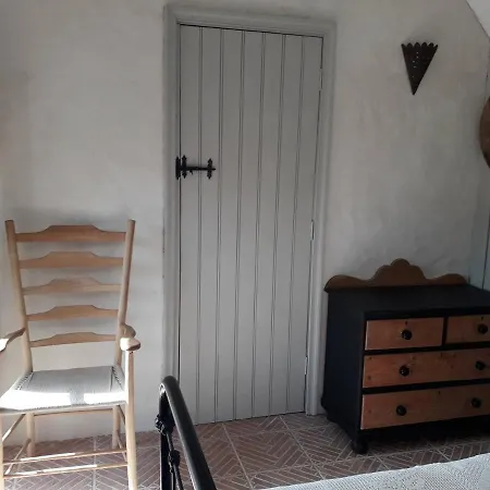 Countryside Tiny House Near Chateau De Hautefort Holiday home