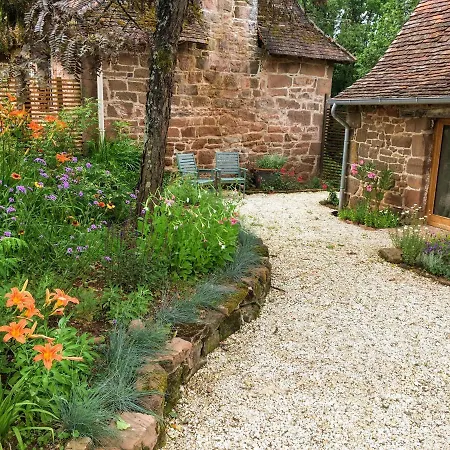 Сasa de vacaciones Countryside Tiny House Near Chateau De Hautefort *