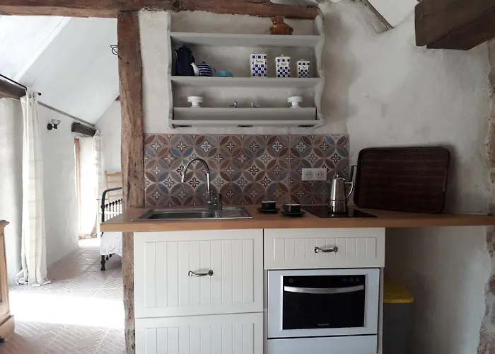 Countryside Tiny House Near Chateau De Hautefort Boisseuilh